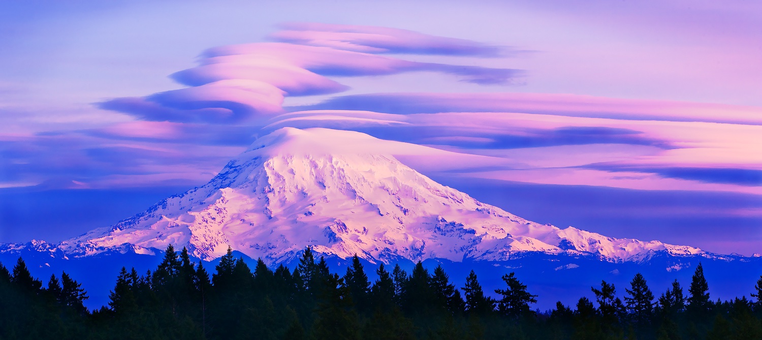 Mt. Rainier Emerging from the Fog - 004179