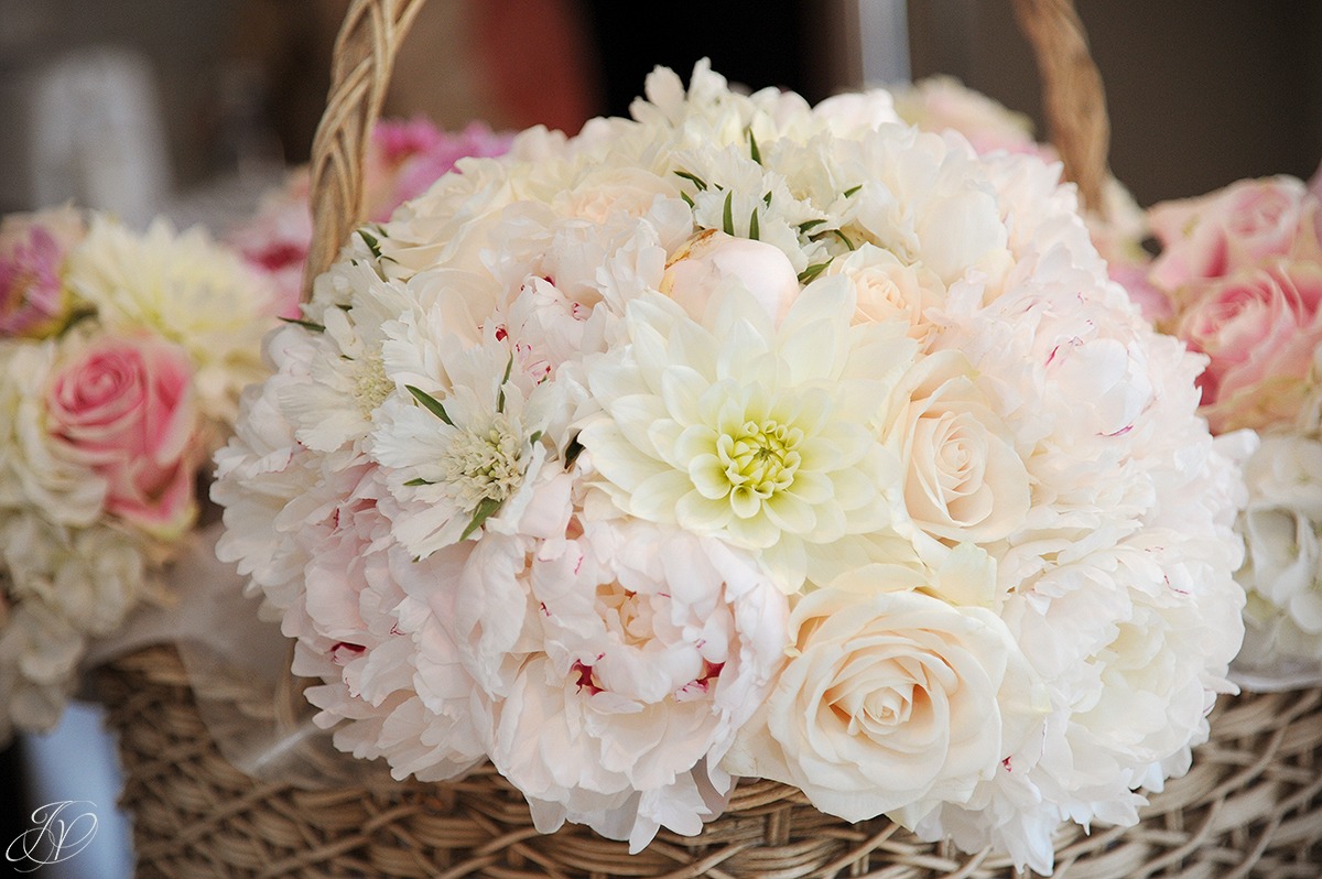 photo of flowers by fleurtacious designs, jessica painter photography