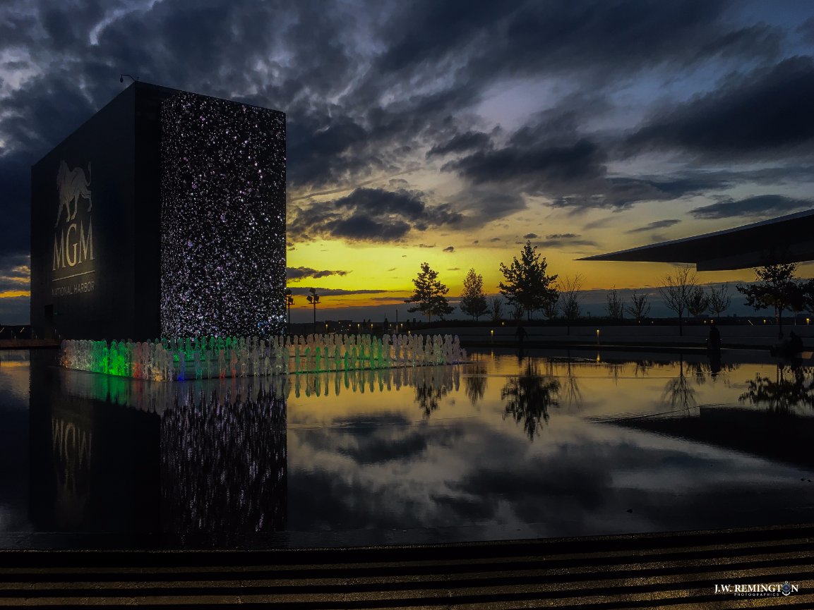POTD 2018/099. Fountain, National Gallery of Art, at Sunset