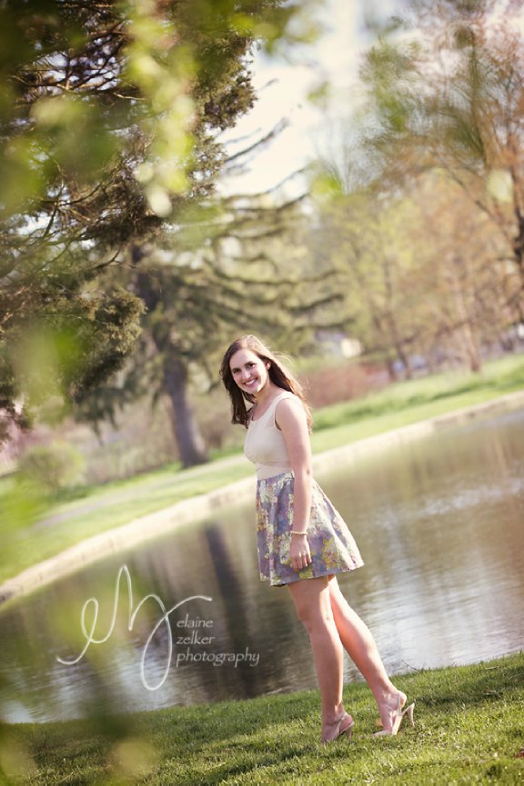 Senior Portraits at the Allentown Rose Garden
