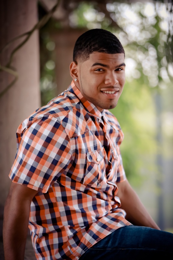 high-school-boy-senior-photos-houston-urban-