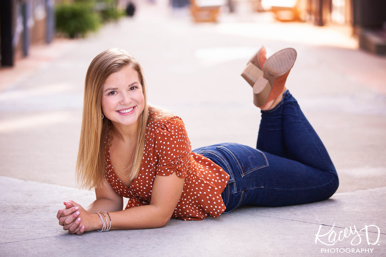 Senior Session Scheduling: Navigating the Seasons for the Perfect Photoshoot