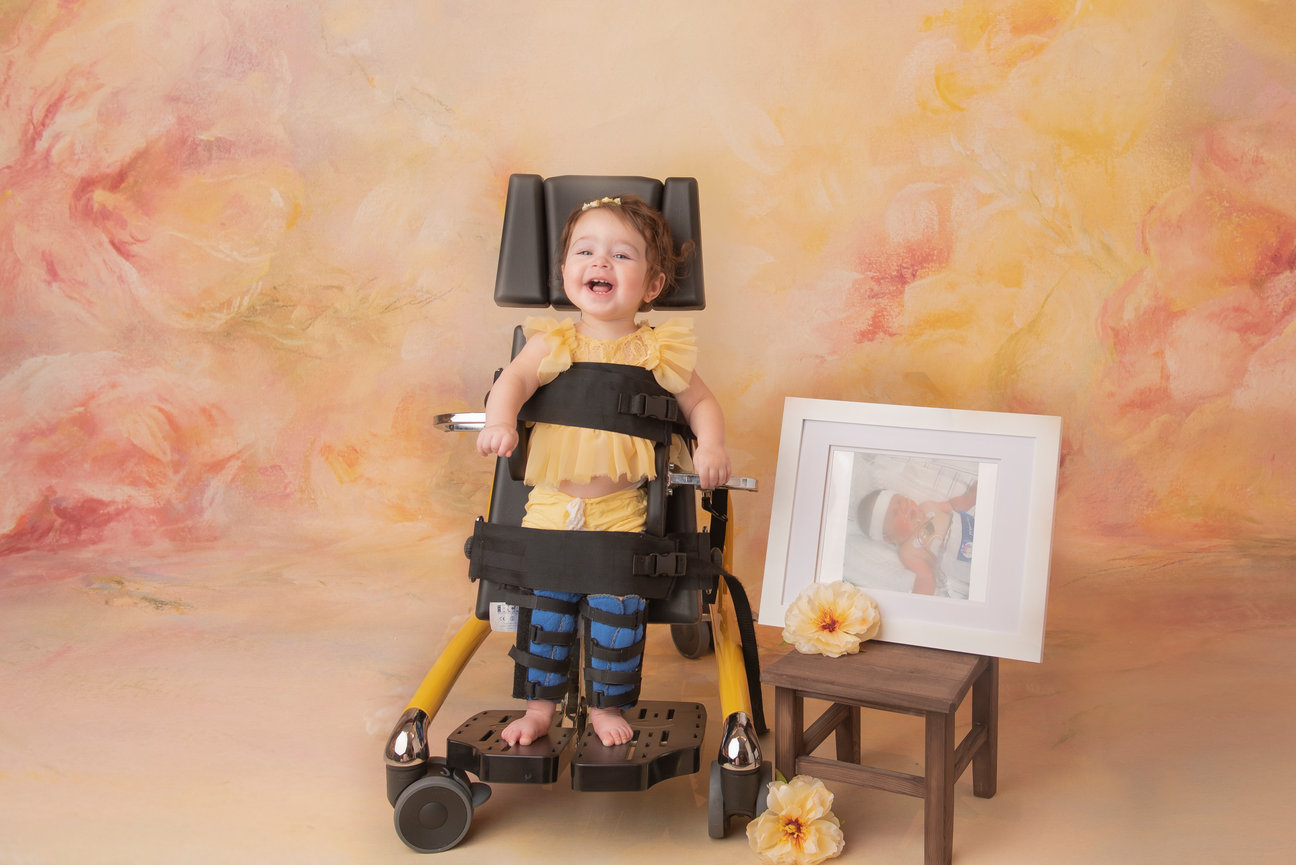 🌸 What to Expect During Your Luxury Maternity Session at Jenna Elizabeth Studios