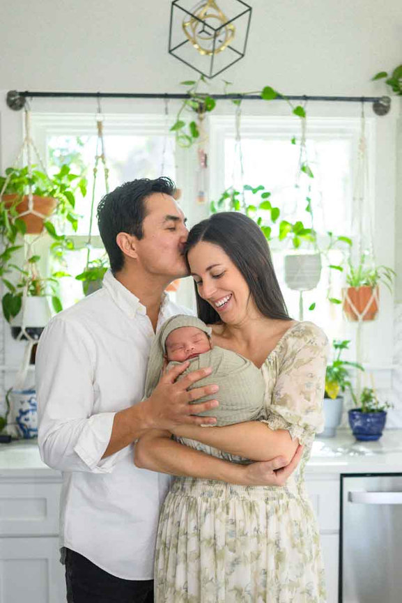 Why Choose a Newborn Session at Home?