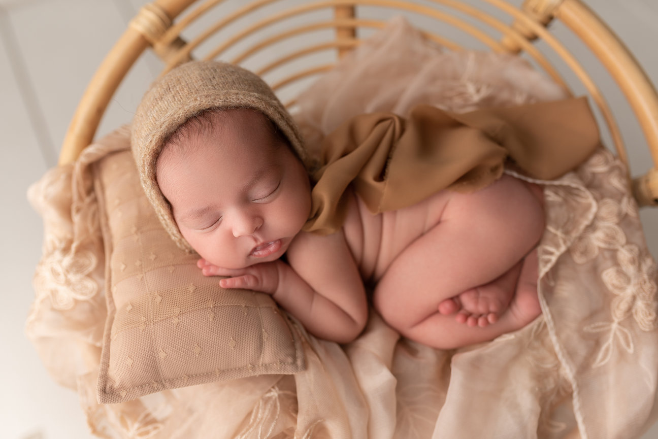 Beach Mini Sessions vs. Full Beach Sessions: Which Experience Is Right for Your Family?
