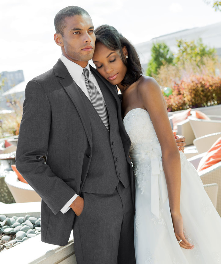 Suit Up in Style: Essential Tips for Choosing the Perfect Tuxedo Rental