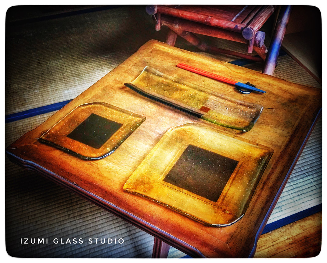 Izumi glass studio だより -自然からの色のプレゼント・サルスベリの花やヤブガラシの花の色- Gifts of Color from Nature