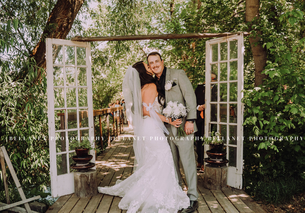 Nick and Eva Sweet Water Hollow Salmon Idaho Idaho Wedding