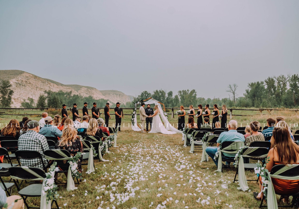 Nick and Eva Sweet Water Hollow Salmon Idaho Idaho Wedding