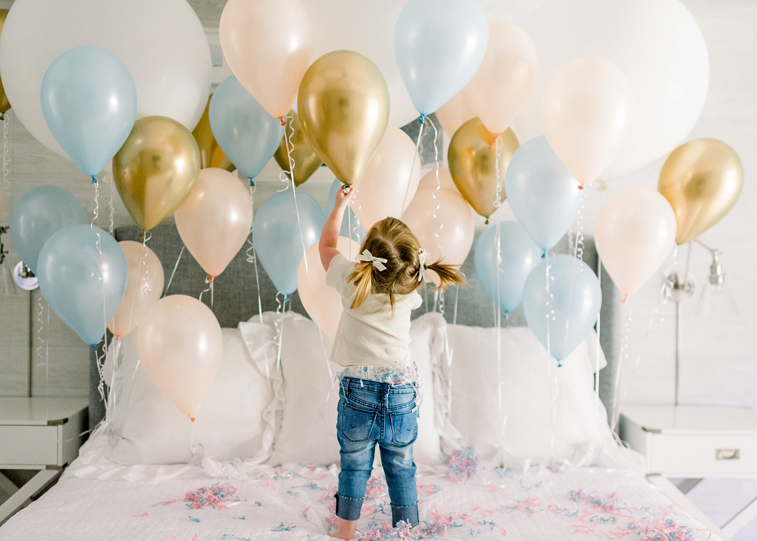 adorable pregnancy announcement, gender reveal confetti, gender reveal balloons, Ryaphotos