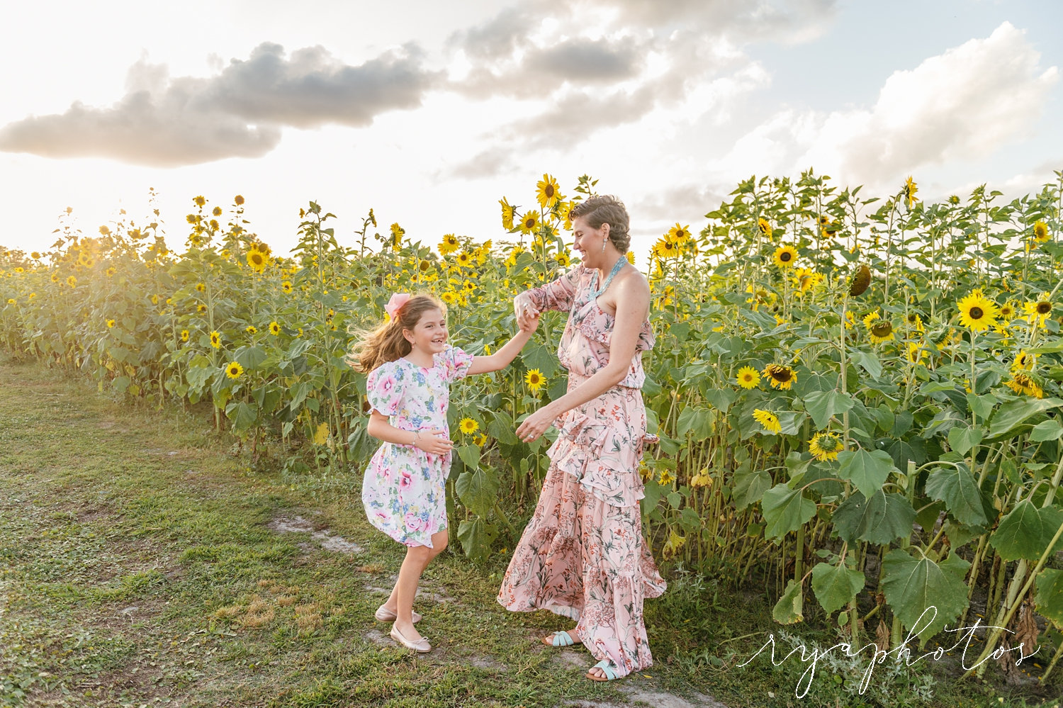 mom twirling daughter, twirling photos, twirling pictures, sunflowers, Rya Duncklee Photos