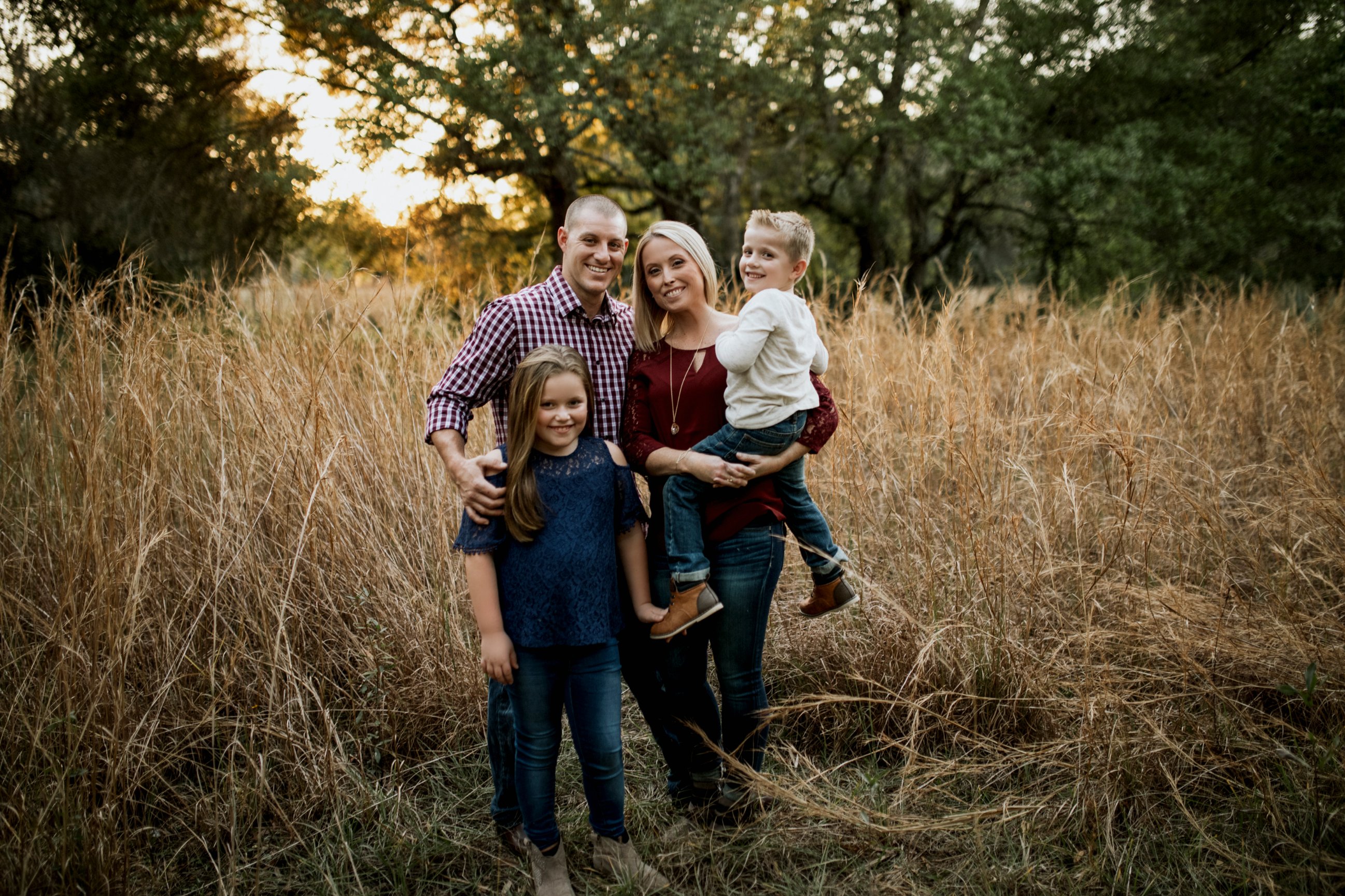 Stunning Golden Hour Family Session - Alisa Sue Photography