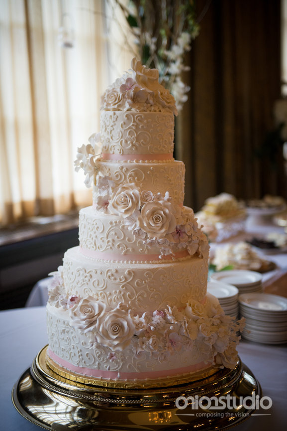 The Tradition Of Saving The Top Tier Of The Wedding Cake - Bridals.PK