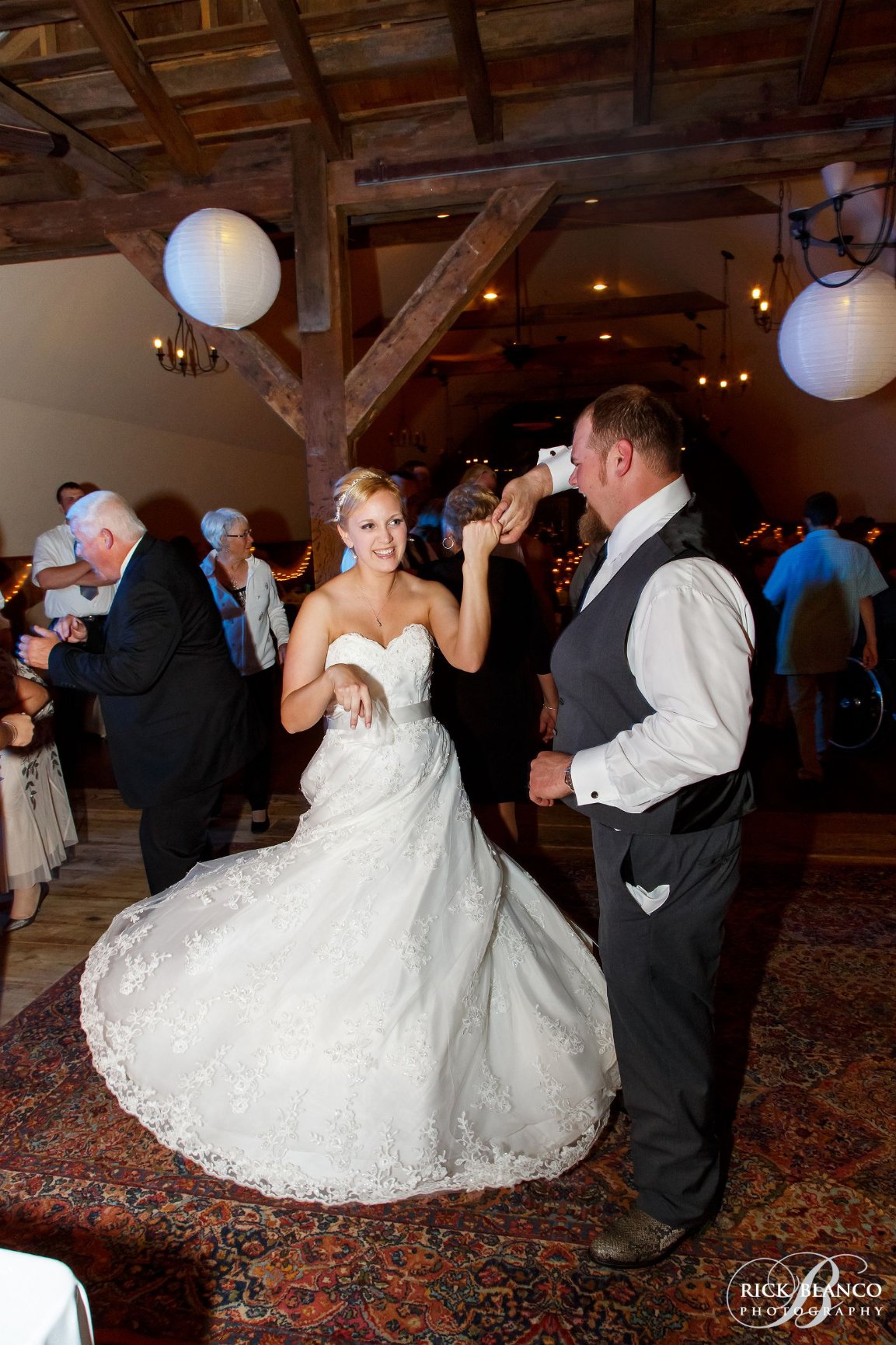 Rustic wedding at Stonebrook Farm in Perkasie