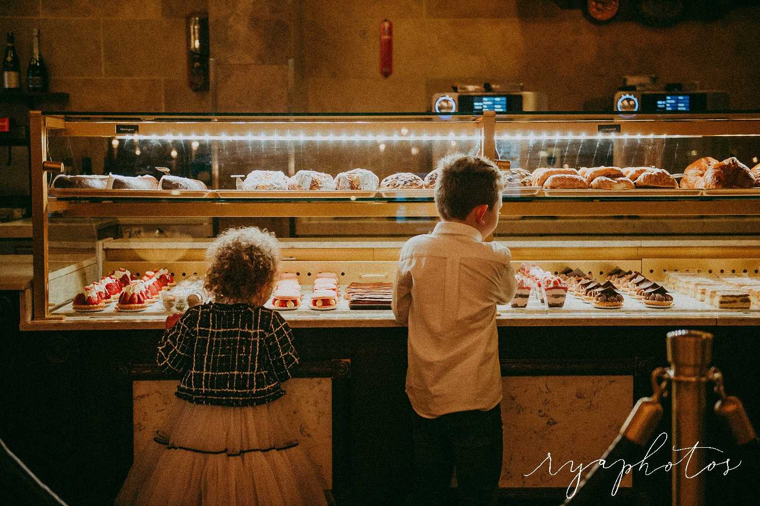 kids choosing pastries, French patisserie, France pavilion, EPCOT