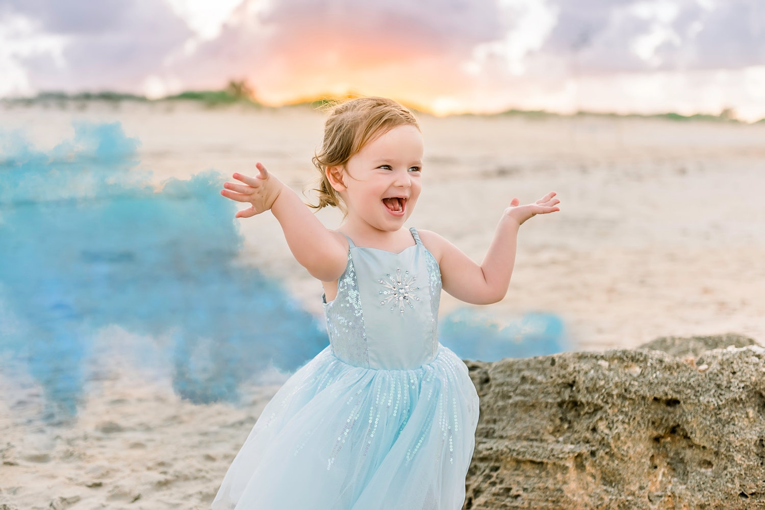 boy gender reveal, blue smoke gender reveal, sibling gender reveal, Rya Duncklee Photography