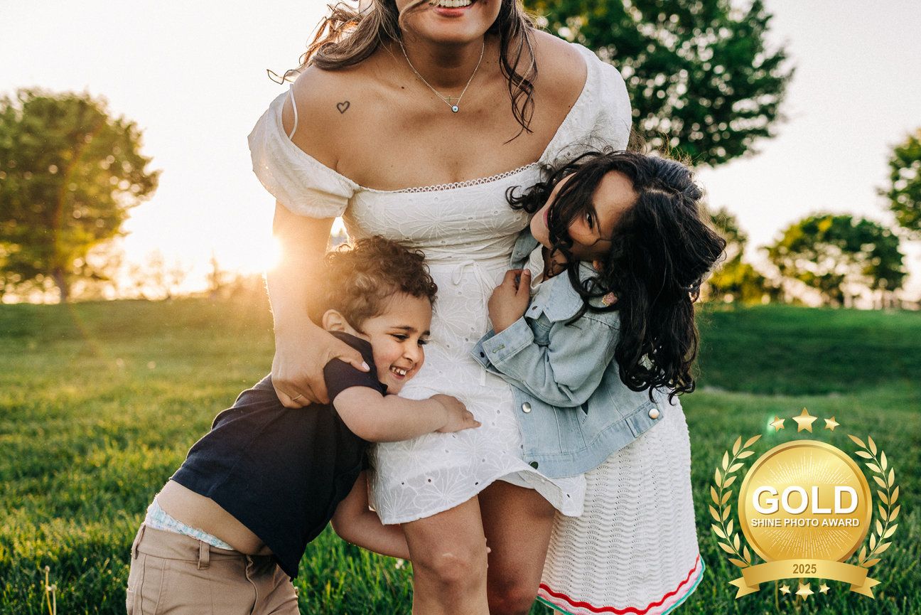 Awarded Gold for an s a schinsky photography image submission in Summer 2025 by the SHINE PHOTO AWARDS 26th Edition Virginia Family Photographer