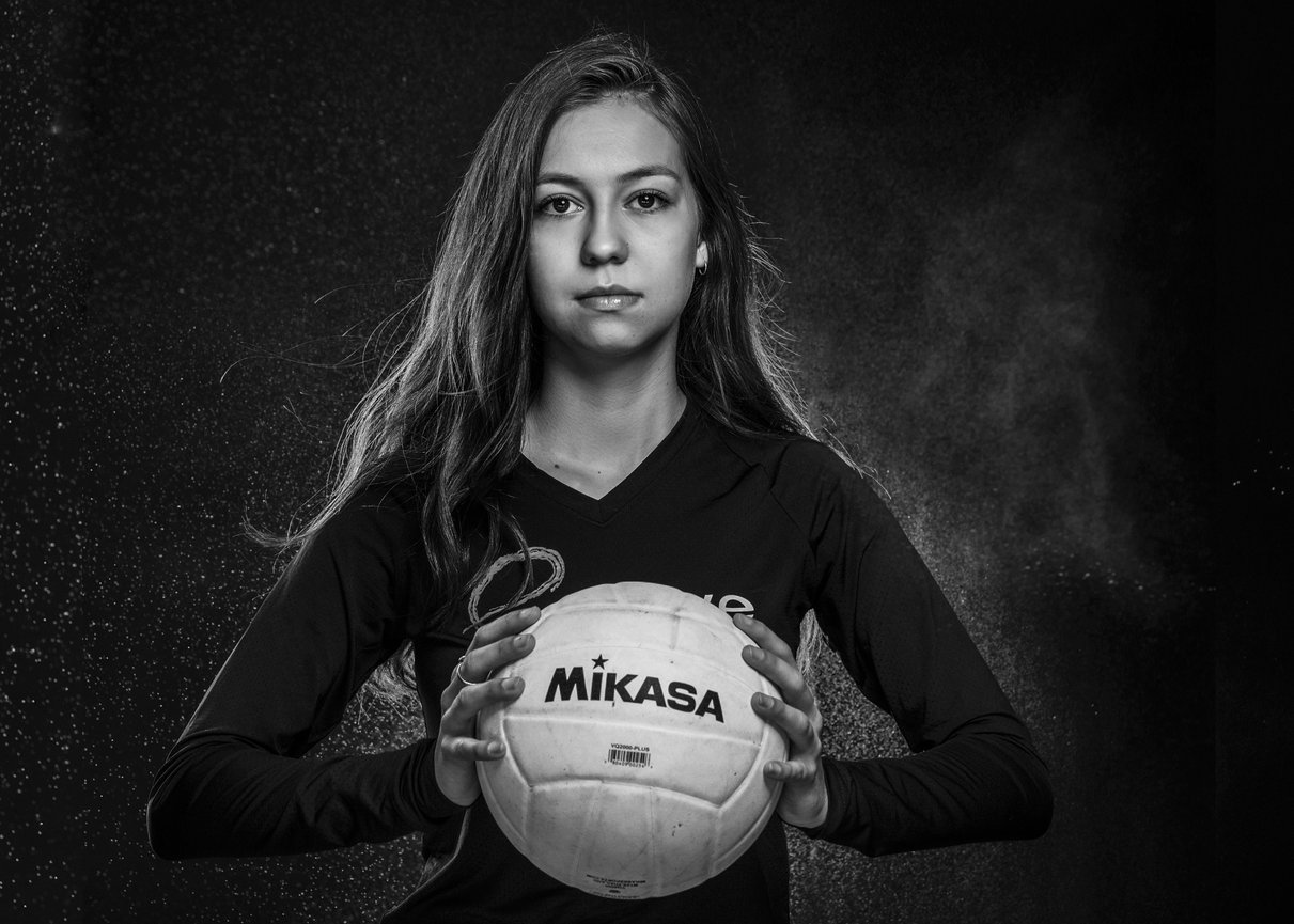 athlete senior picture inspiration