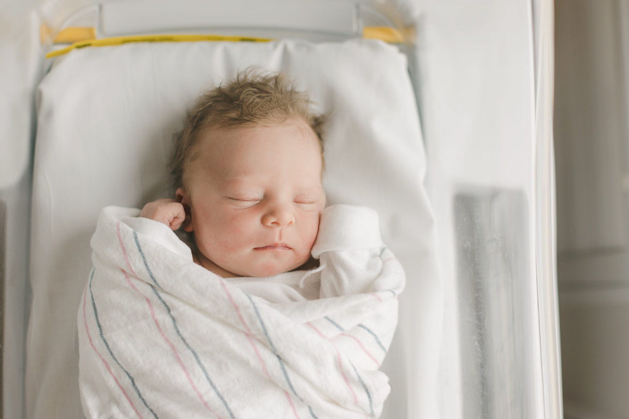 Minneapolis newborn photographer