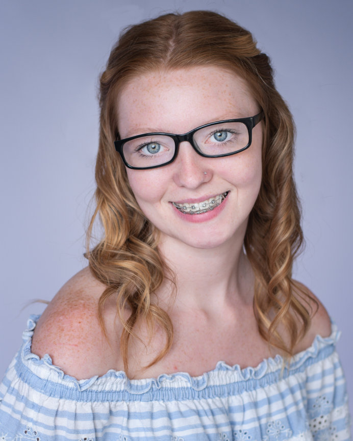 Parkview High School Senior Portraits in Orfordville Life in Pink