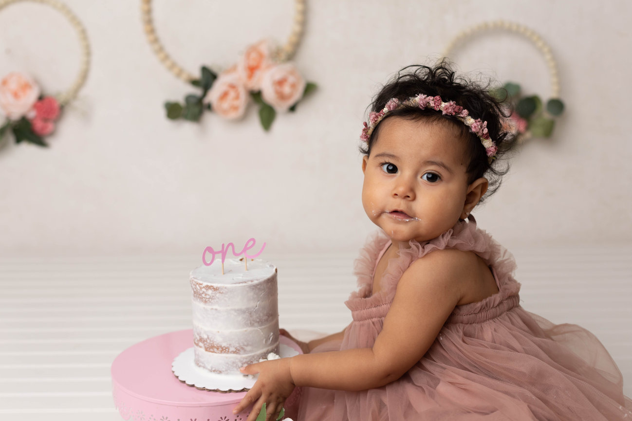 lake elsinore cake smash photographer,lake elsinore maternity photoshoot, lake elsinore photography, lake elsinore newborn photographer, lake elsinore newborn photography, lake elsinore baby photographer,