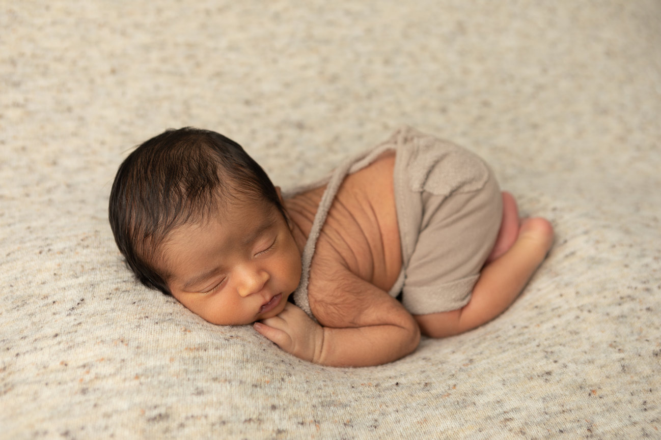 ontario ca newborn photography, ontario studio photographer, Ontario newborn photography, ontario maternity session, ontario baby photo session, ontario cake smash photographer,