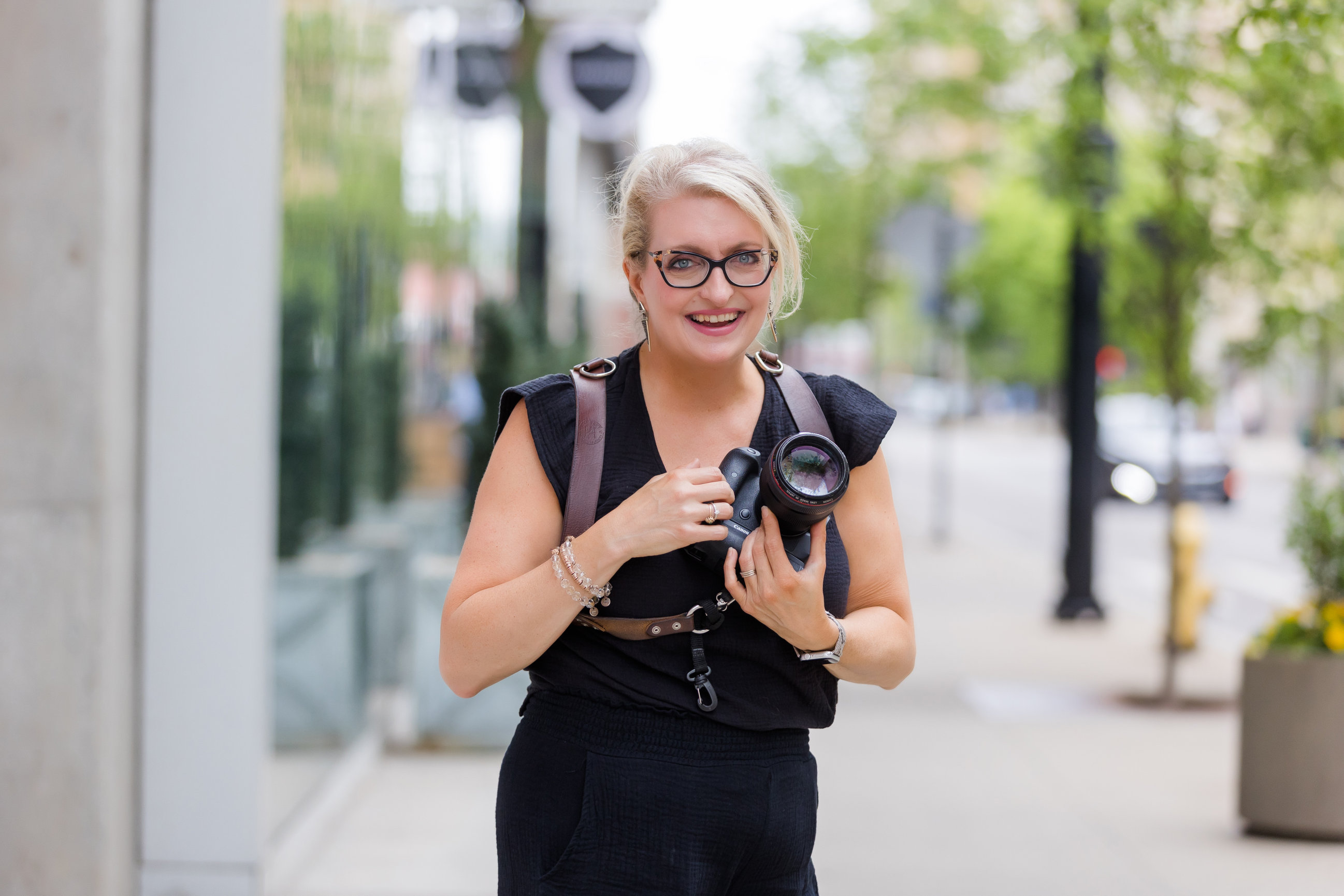 Laura Leppert Photography. Photography that is timeless, bright and joyful.