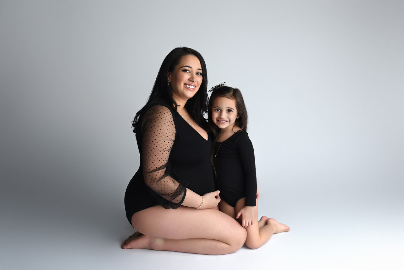 Philadelphia maternity photographer, maternity portrait studio near me, New Jersey maternity photography, preganancy photoshoot