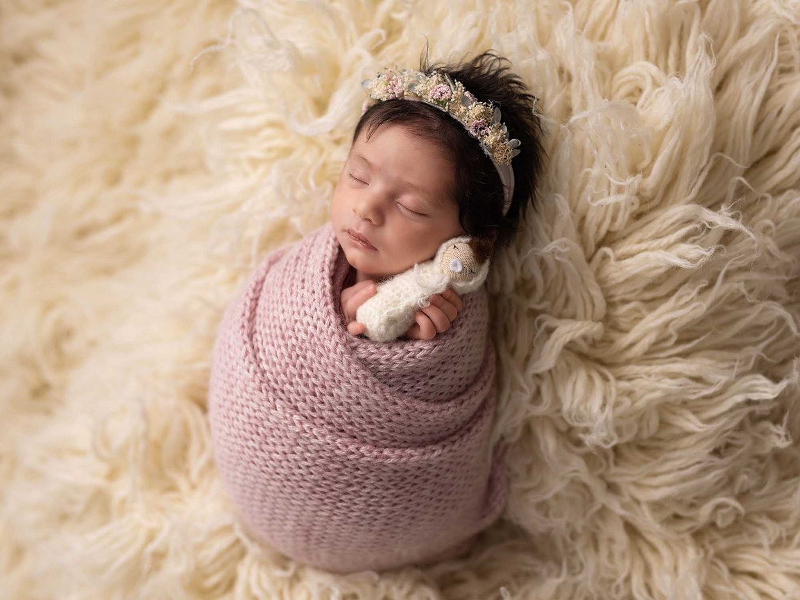 connecticut newborn photographer, newborn photography near me, newborn portraits connecticut, infant portrait sessions near me