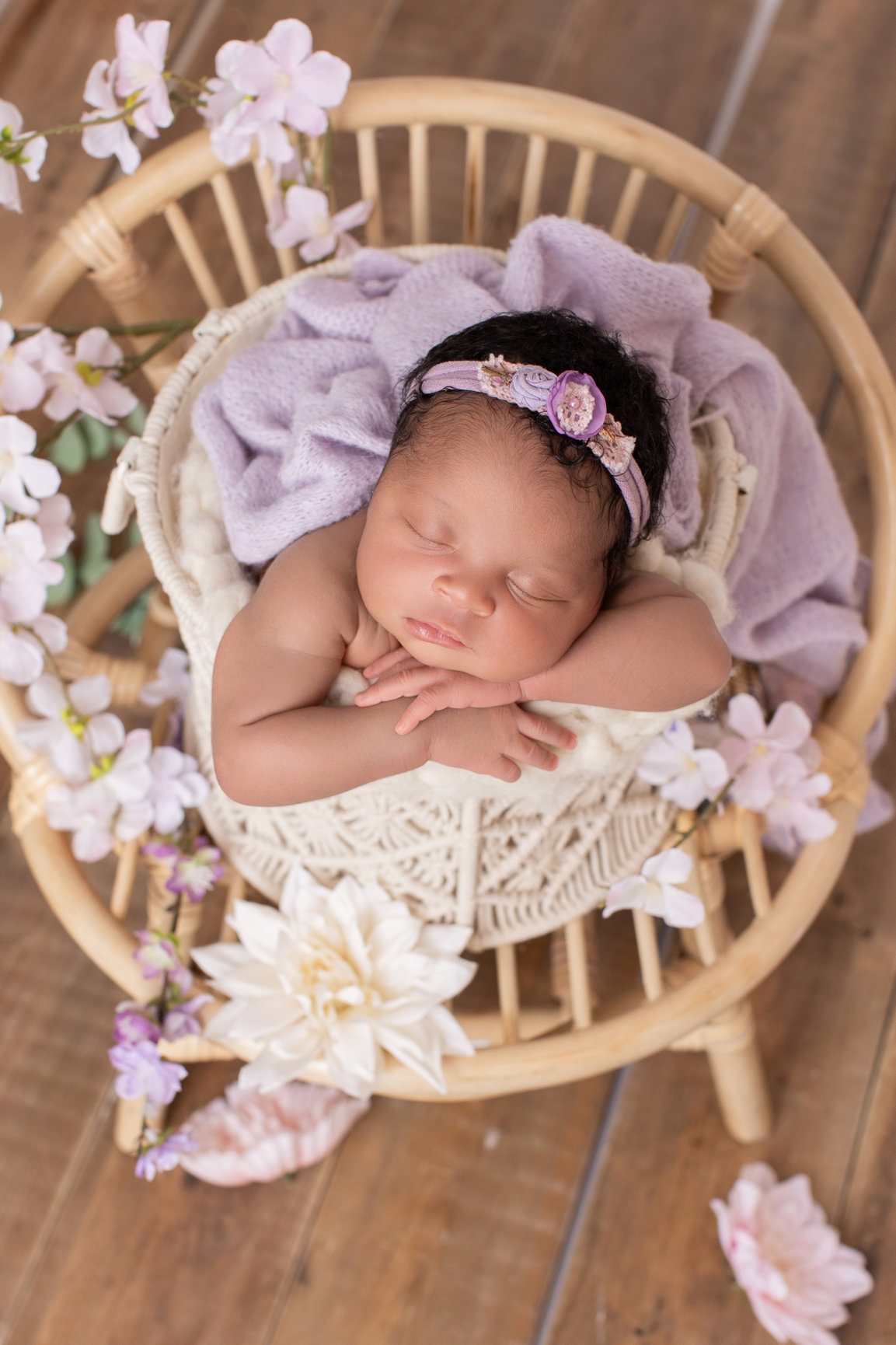 Calgary newborn photography lilac wrap daisies and family Newborn I session photo 6