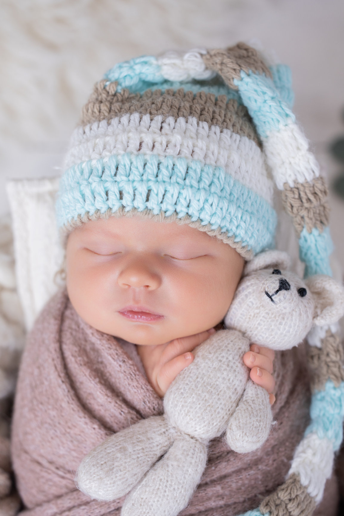 Calgary newborn photography white mauve and big brother love Newborn III session photo 13