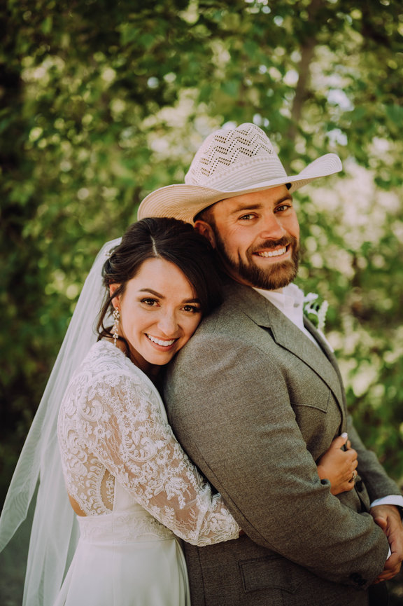 Idaho Western Wedding Photographer, Western Bride and GRoom, Elopement to Idaho, Salmon Idaho Photographer